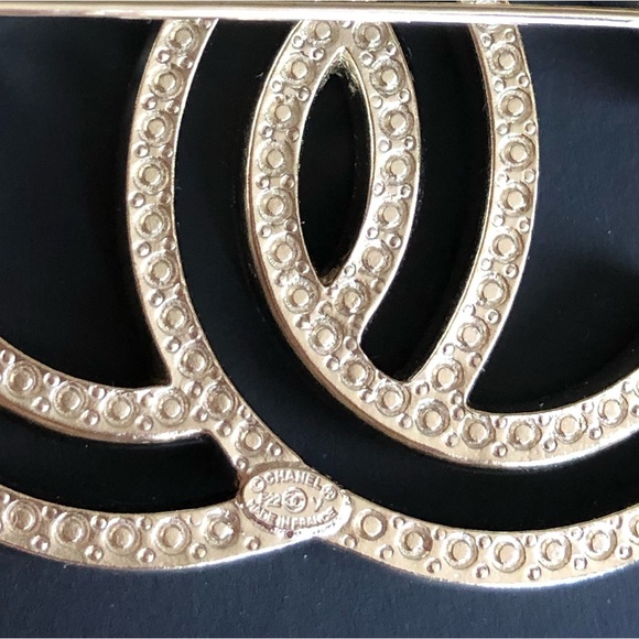 NIB Large CHANEL Brooch - Picture 12 of 12